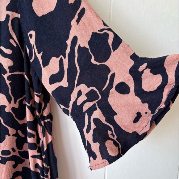 Zest Abstract Print Ruffle Sleeve Blouse | Size 14 - Picture 4 of 7